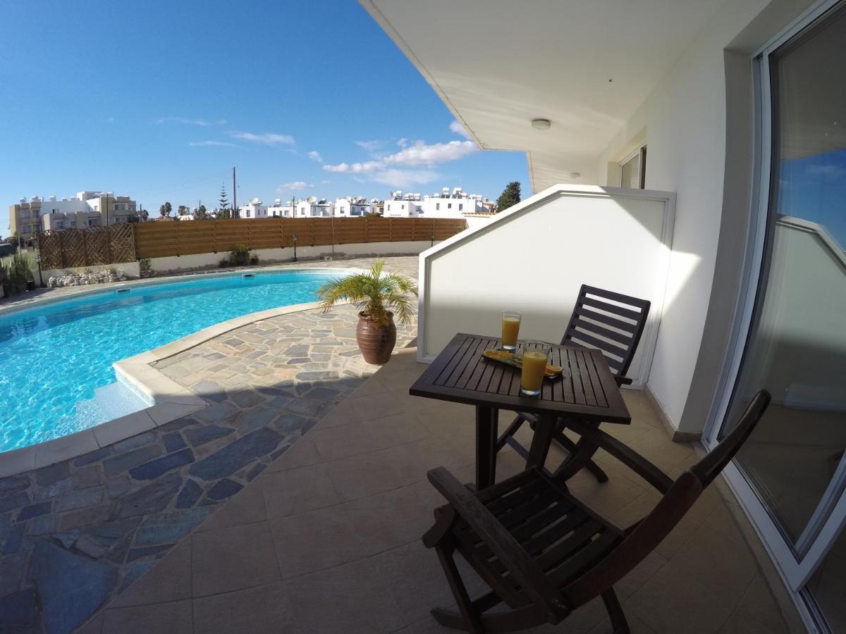 Kato Paphos Suites Eksteriør bilde