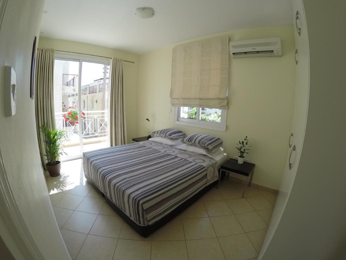 Kato Paphos Suites Eksteriør bilde