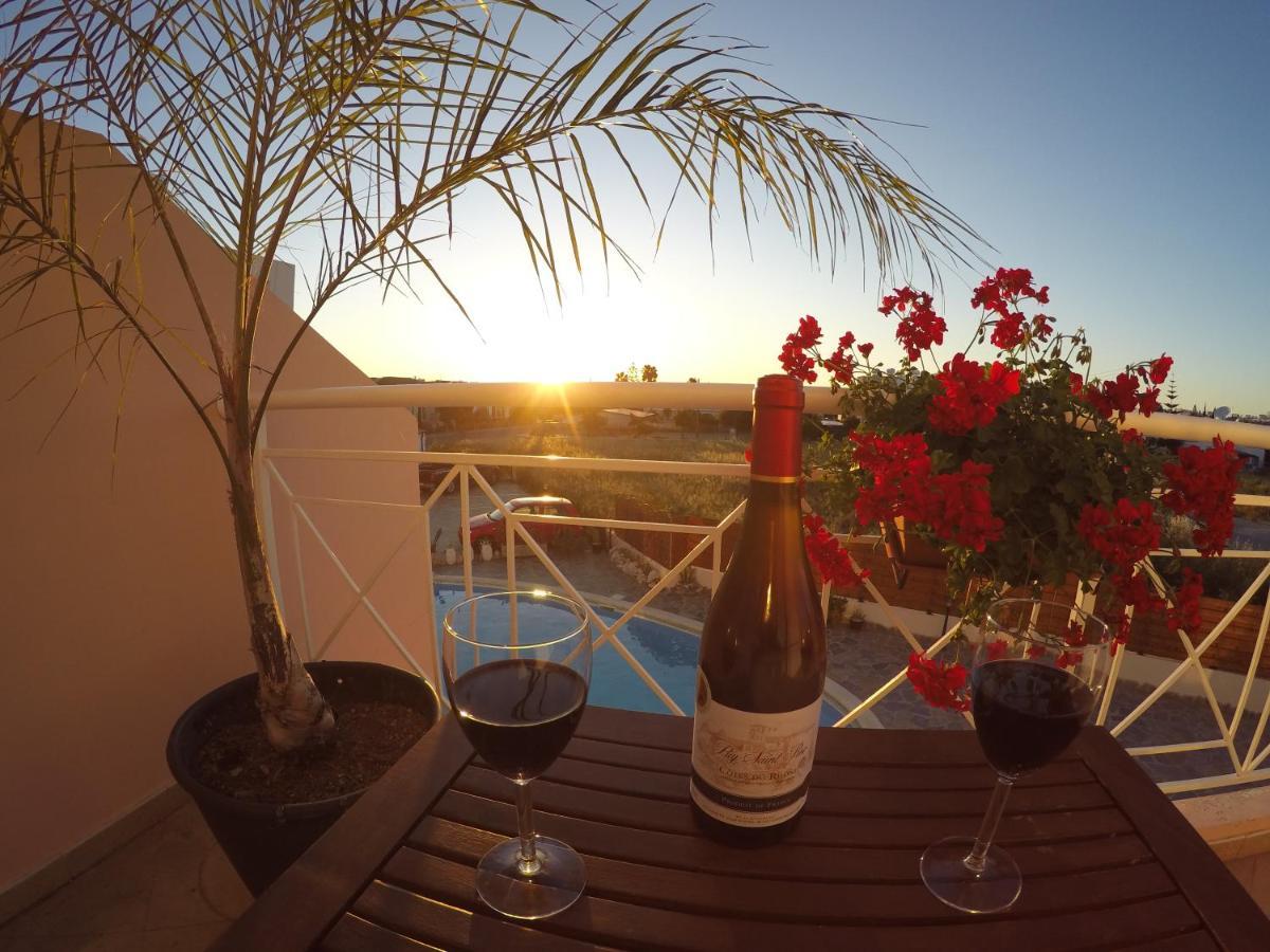 Kato Paphos Suites Eksteriør bilde