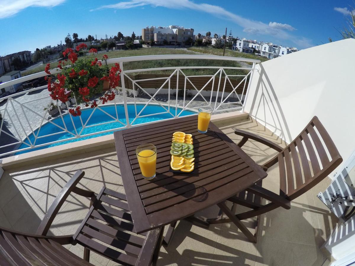 Kato Paphos Suites Eksteriør bilde