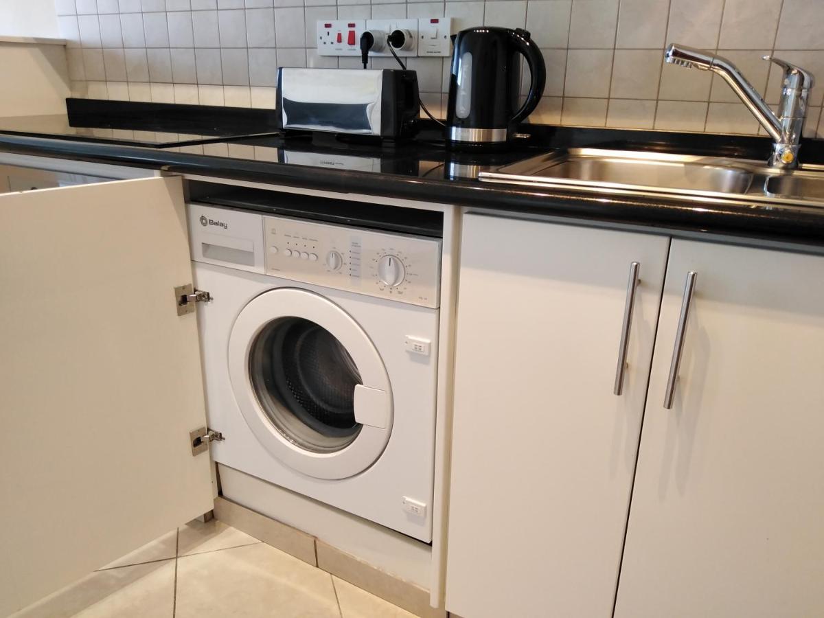 Kato Paphos Suites Eksteriør bilde
