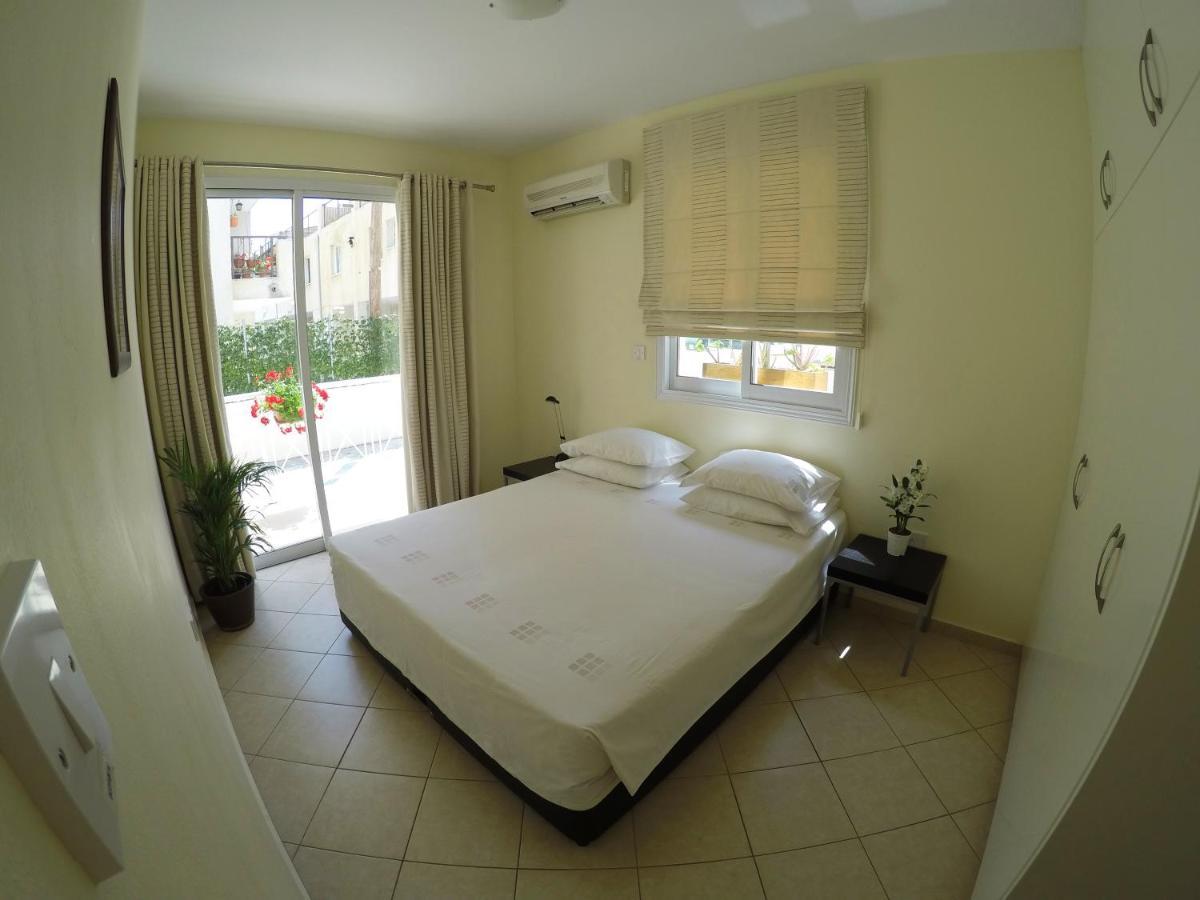 Kato Paphos Suites Eksteriør bilde