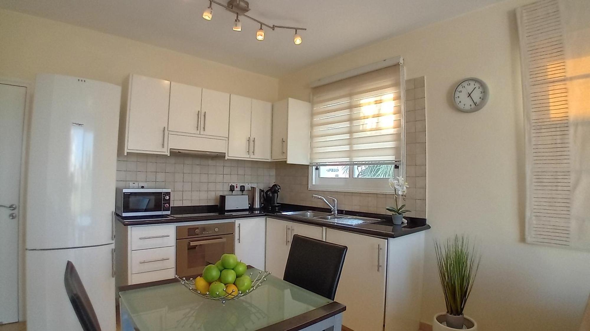 Kato Paphos Suites Eksteriør bilde