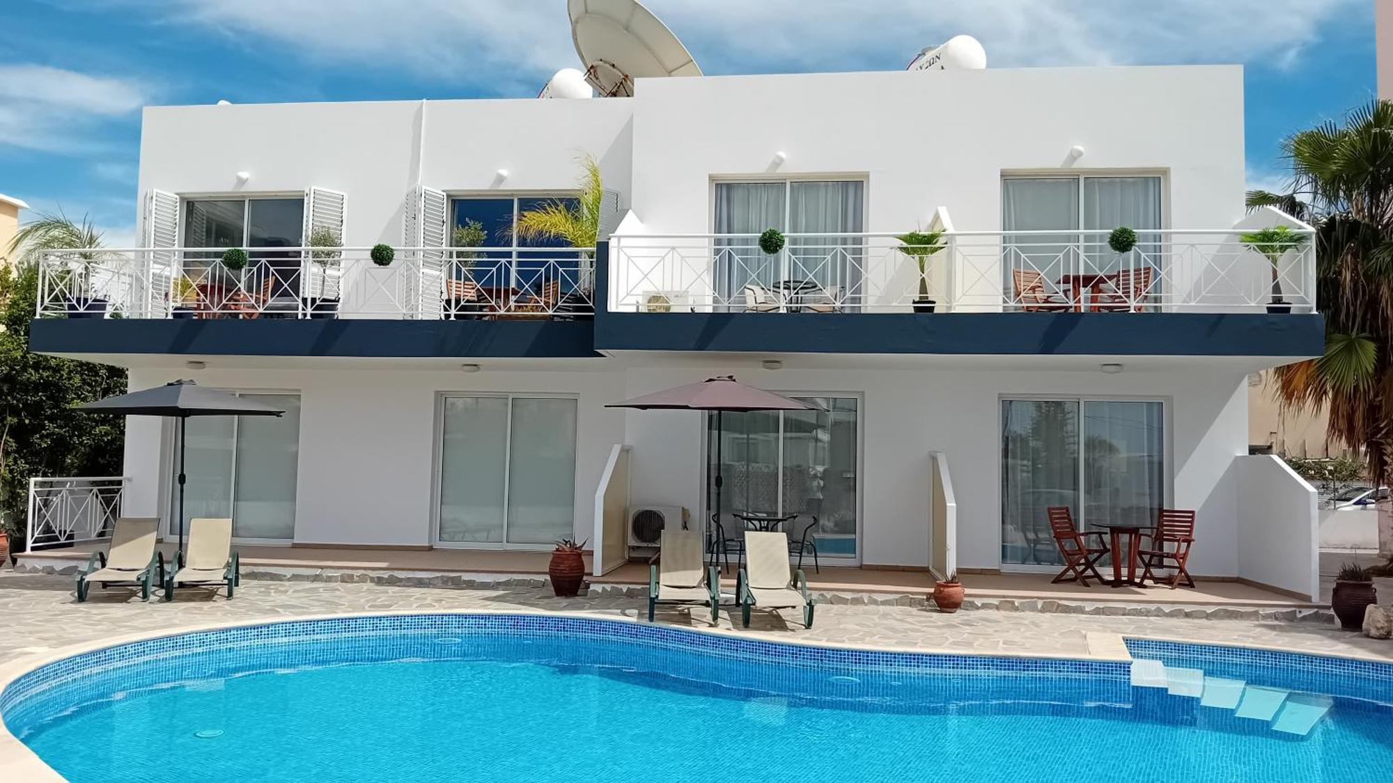 Kato Paphos Suites Eksteriør bilde